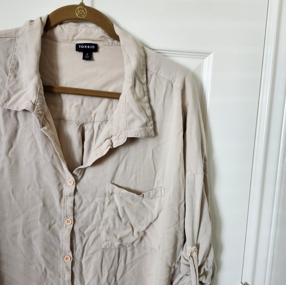 Torrid Cream Button Down Pocket Collar Blouse / L… - image 7